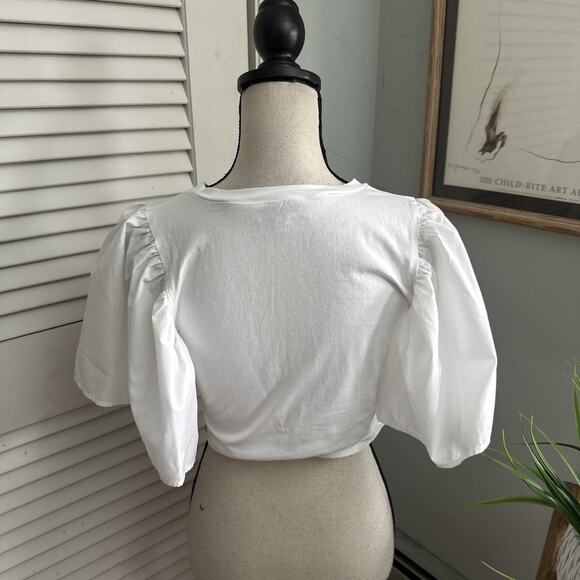 En Saison Top Womens Medium White Cropped Top Puff Sleeve Dainty Soft Feminine - Picture 3 of 6